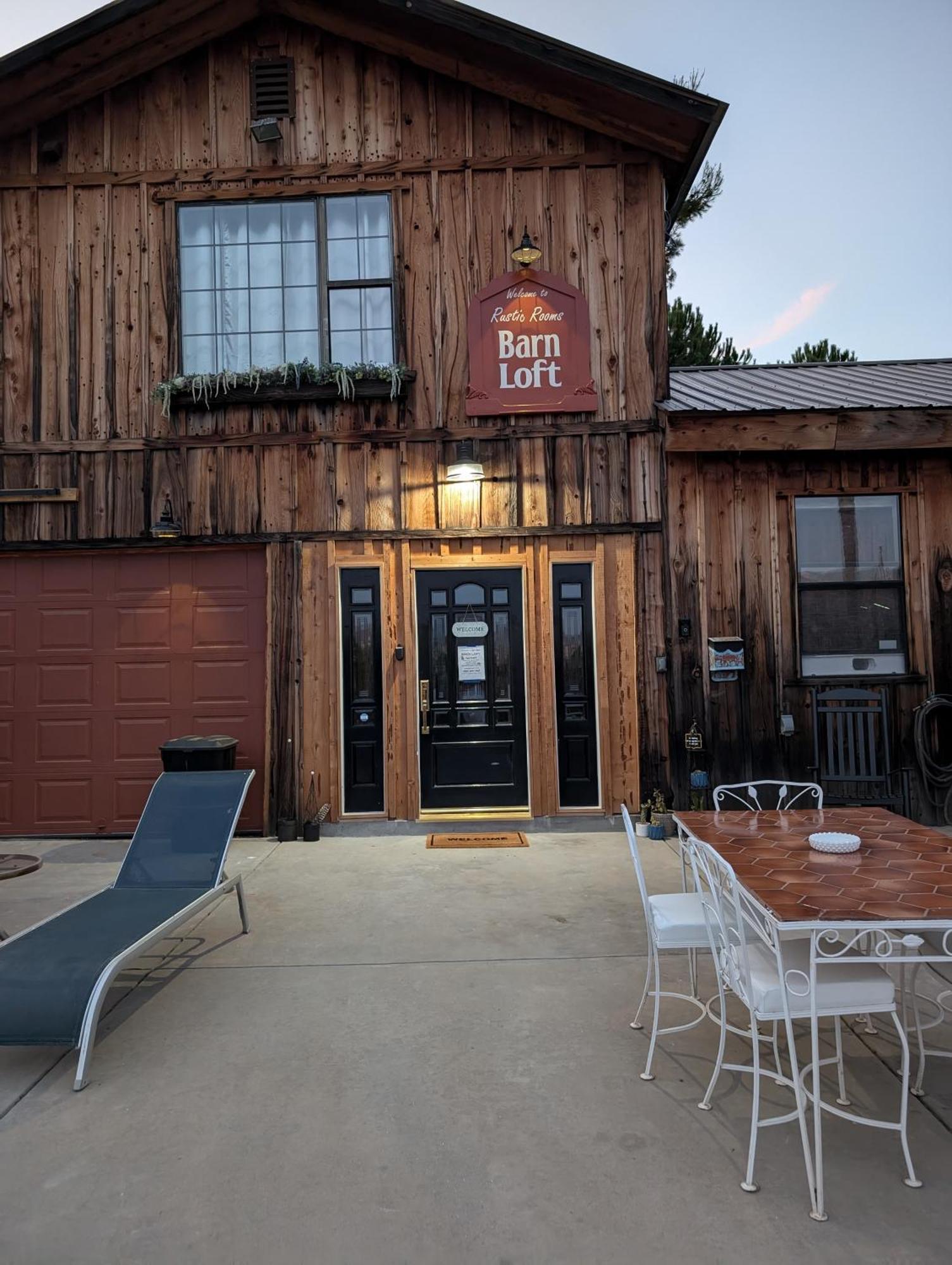 Rustic Rooms Barn Loft Yokuts Valley  Exterior photo